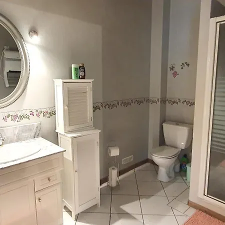 Prázdninový dům Maison Charmante A Avec Piscine Et Jardin