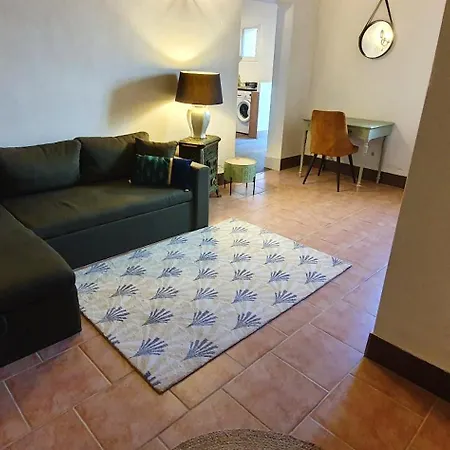 Prázdninový dům Maison Charmante A Avec Piscine Et Jardin