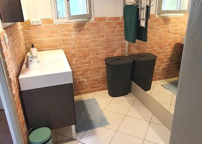 Maison Charmante A Avec Piscine Et Jardin