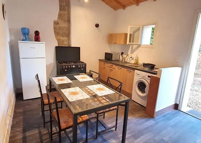 Maison Charmante A Avec Piscine Et Jardin 펜션