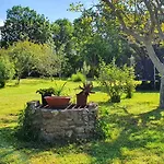 Dom wakacyjny Maison Charmante A Avec Piscine Et Jardin *