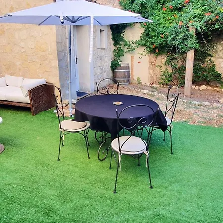 Maison Charmante A Avec Piscine Et Jardin